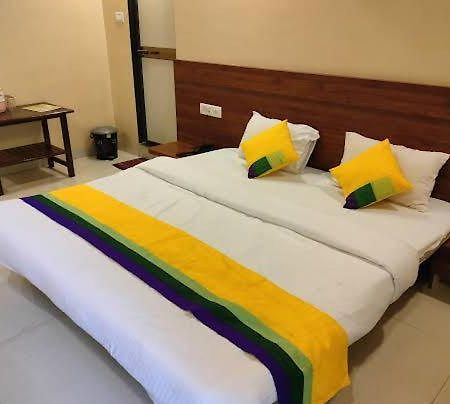 Hotel President House Matheran Buitenkant foto